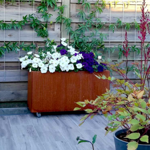Cortenstaal plantenbak Rechthoek 30x80 H=40 cm MET bodemplaat + wielen