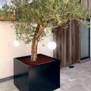 Gepoedercoat staal plantenbak Vierkant 30x30 H=40 cm MET bodemplaat + wielen - Zwart (RAL9005)