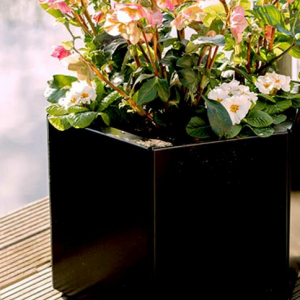 Gepoedercoat staal plantenbak Zeshoek 70 H=70 cm - Zwart (RAL9005) ZONDER bodemplaat