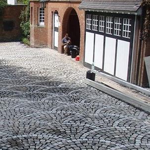 Kinderkop Vietnamese basalt 14x14x6-8 cm Bekapt