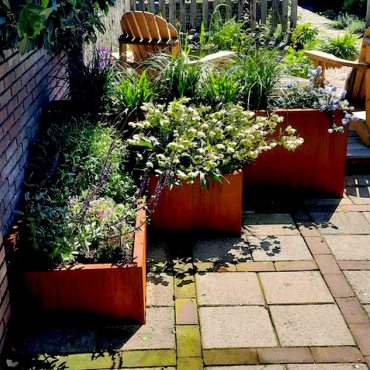 Cortenstaal plantenbak Rechthoek 40x50 H=80 cm MET bodemplaat + wielen