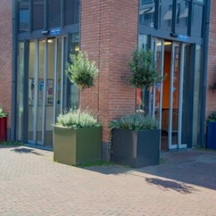 Gepoedercoat staal plantenbak Vierkant 40x40 H=60 cm MET bodemplaat - Andere RALkleur