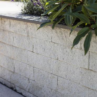 Gevelst. Rox 29x9x8.9 noors wit