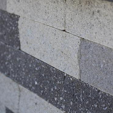 Gevelst. Rox 29x9x8.9 noors wit