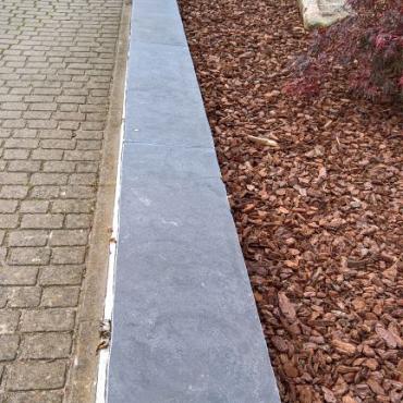 AFDEKPLAAT BLUE MOON ROCKFACE 100X25X4CM (actielijst)