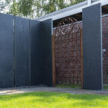 MUURELEMENT BLACK SLATE 250X50X4-6.5 CM (UITLOPEND)