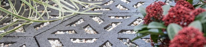 Grastegels en waterdoorlatende bestrating
